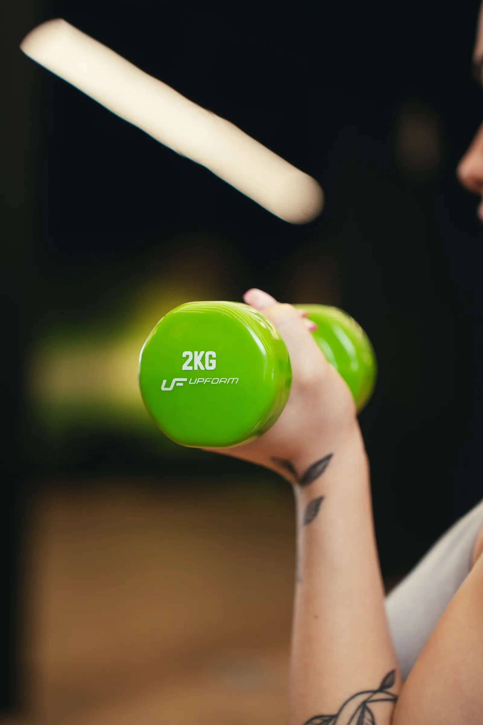 Fitness jednoručka UpForm UFDV-2 s pevnou hmotnosťou 2 kg