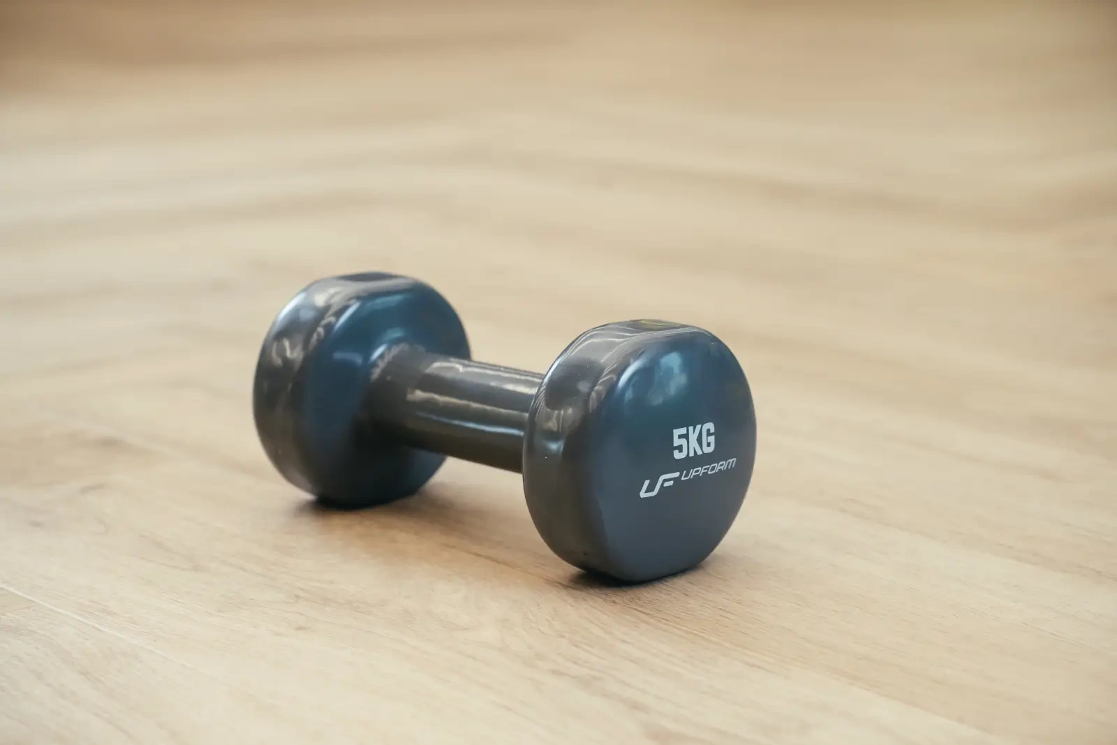 Fitness činka UpForm 5 kg s liatinovým jadrom a vinylovým povrchom