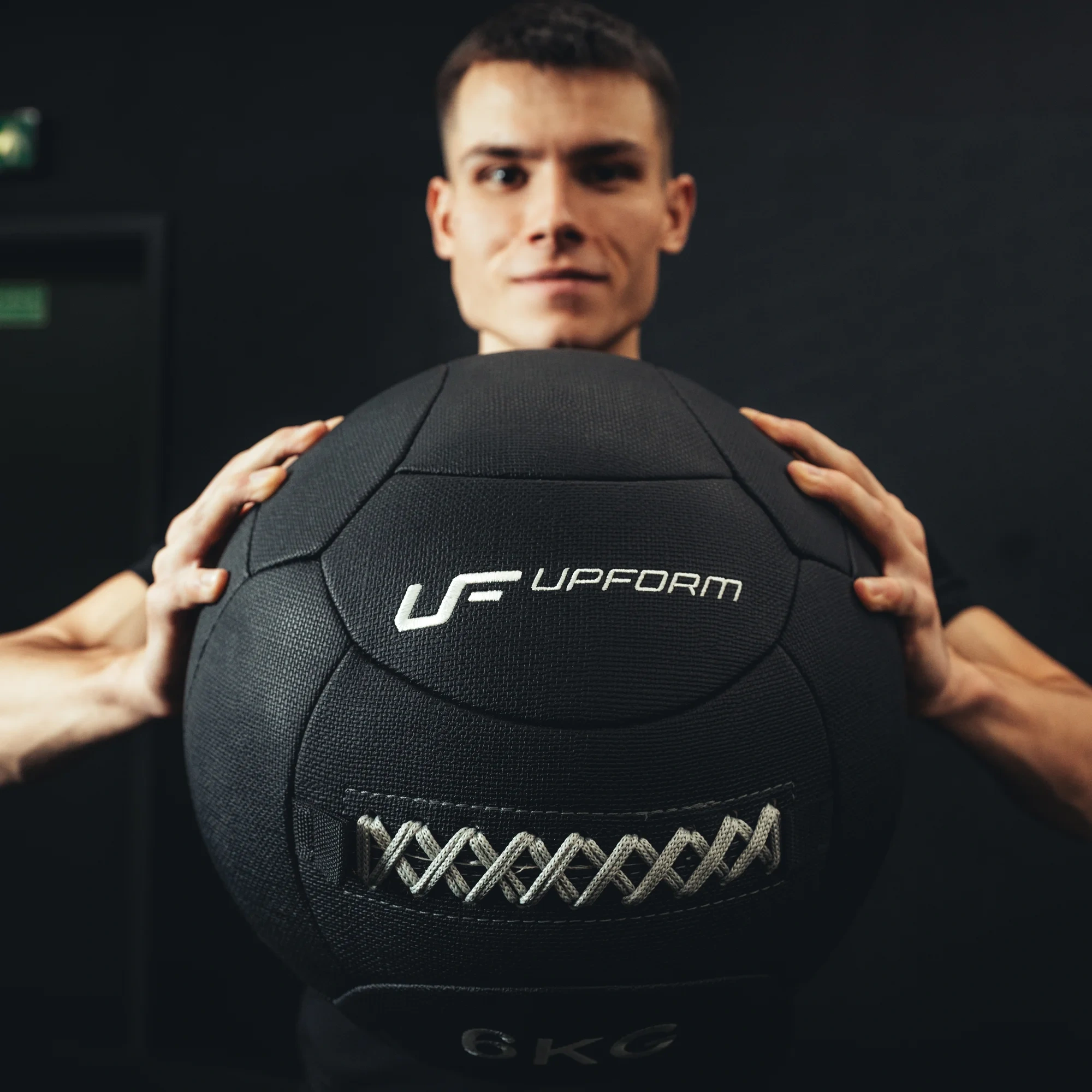 Čierny Wall Ball UpForm 6 kg – produktová fotografia