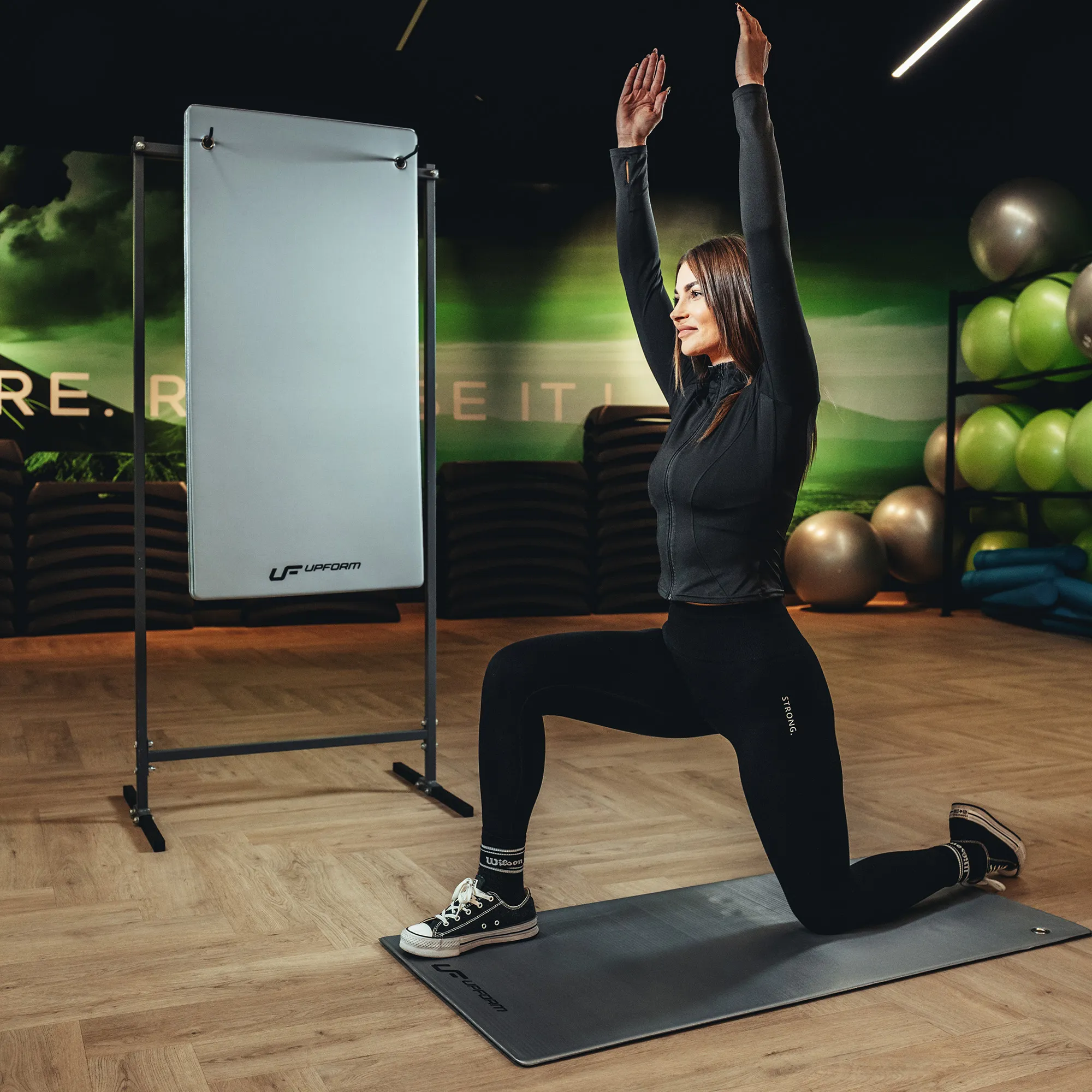 Fitness podložka UpForm 1010973 z PVC s rozmermi 120 × 60 cm
